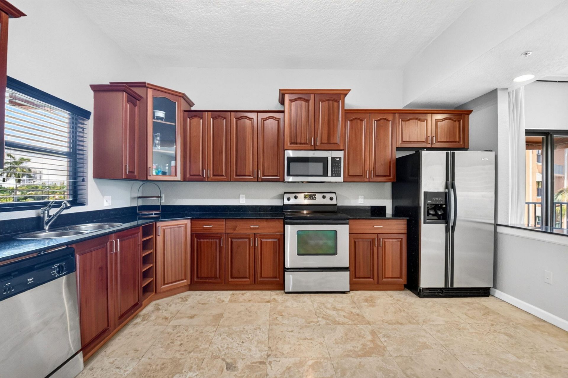 1620 Presidential Way, Unit 402, West Palm Beach, FL 33401 Photo