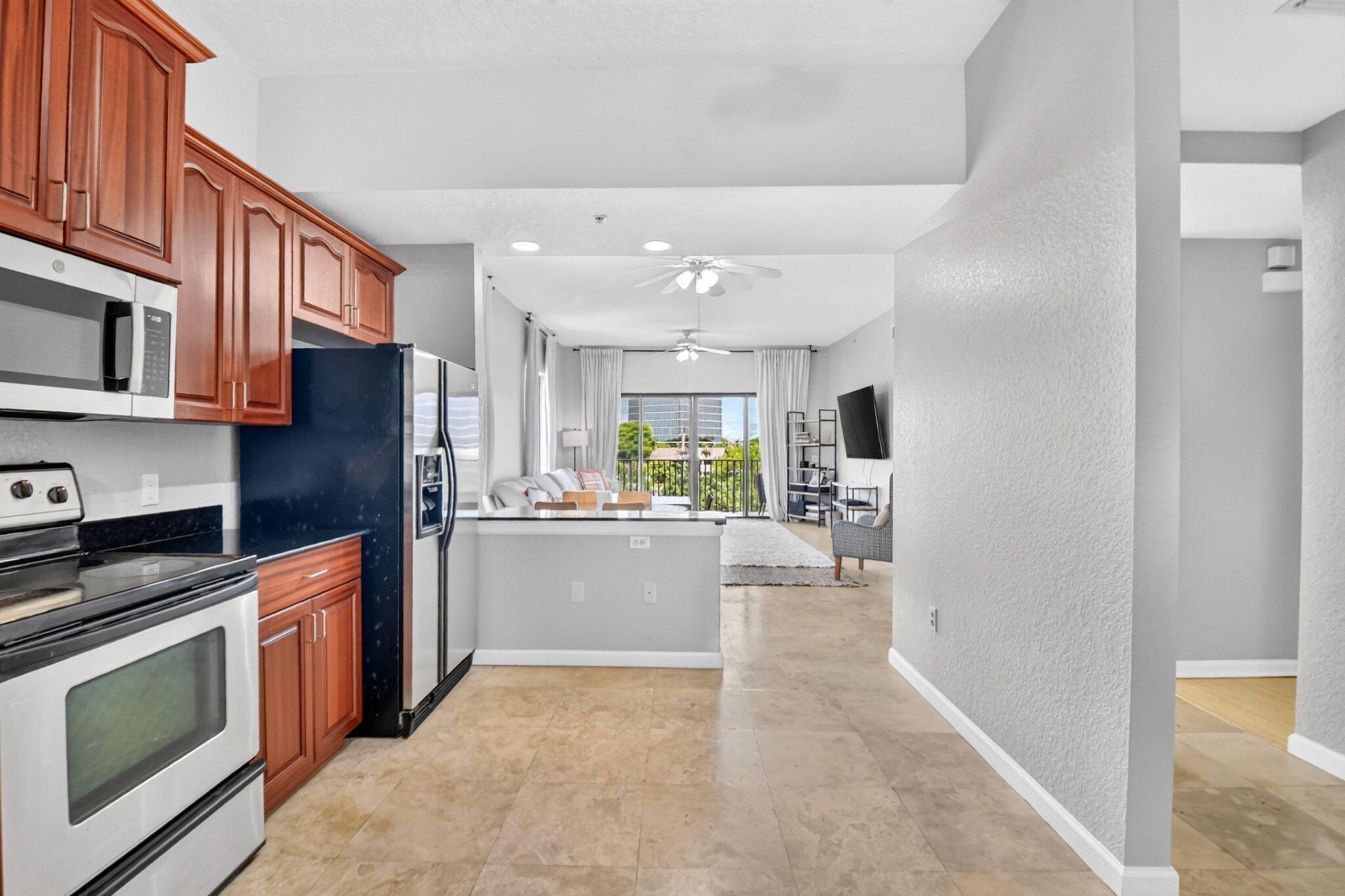 1620 Presidential Way, Unit 402, West Palm Beach, FL 33401 Photo