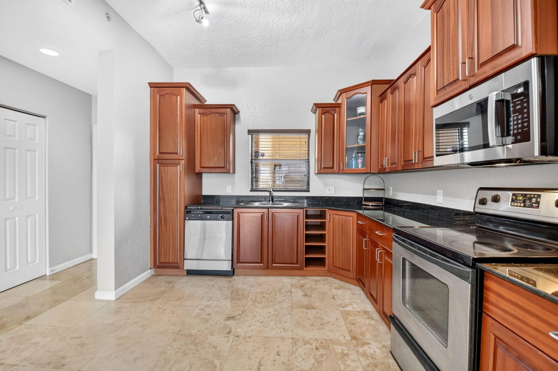 1620 Presidential Way, Unit 402, West Palm Beach, FL 33401 Photo