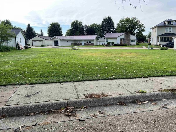 0 NW 2nd Avenue, Cascade, IA 52033