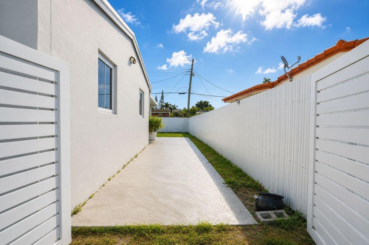 511 N 69th Way, Hollywood, FL 33024 Photo