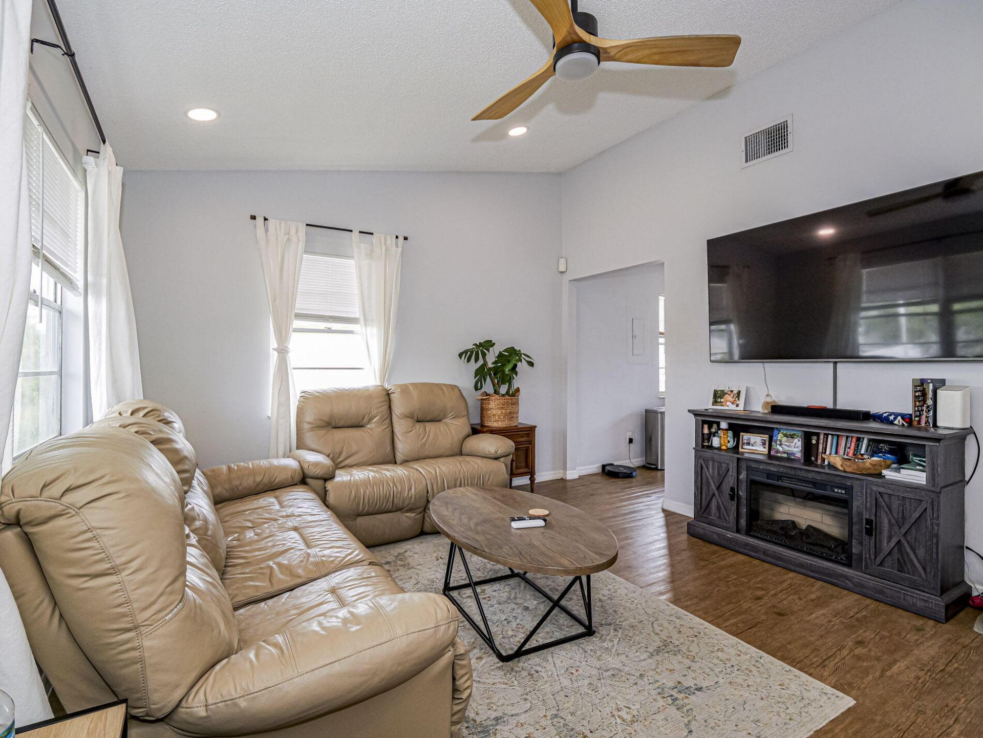 1656 3rd Avenue Sw, Vero Beach, FL 32962 Photo