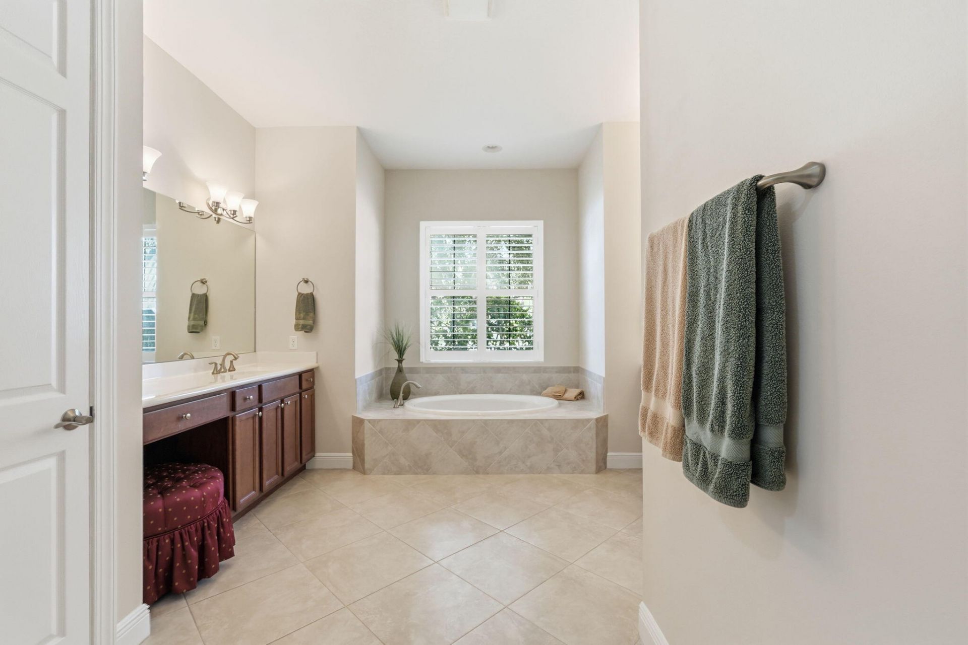 2553 NW Crystal Lake Drive Nw, Jensen Beach, FL 34957 Photo