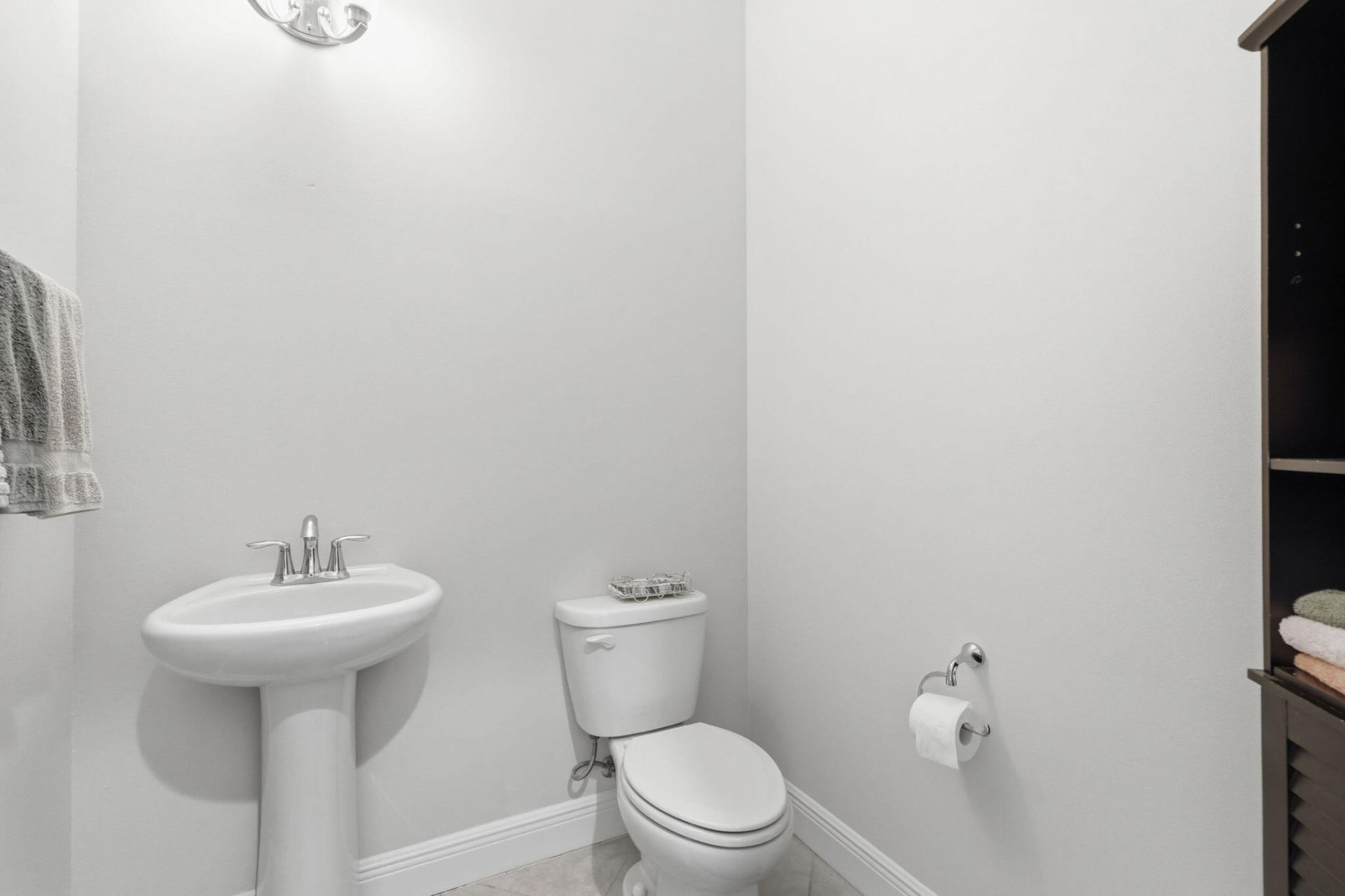 2553 NW Crystal Lake Drive Nw, Jensen Beach, FL 34957 Photo