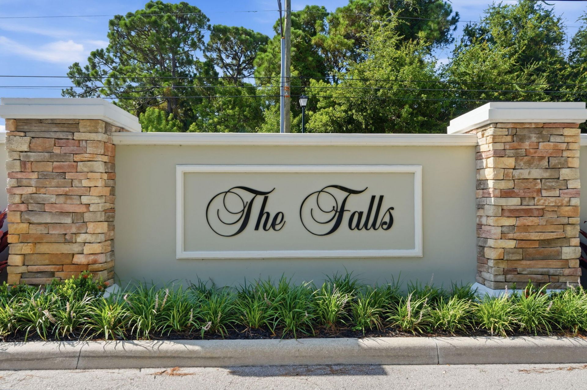 2553 NW Crystal Lake Drive Nw, Jensen Beach, FL 34957 Photo