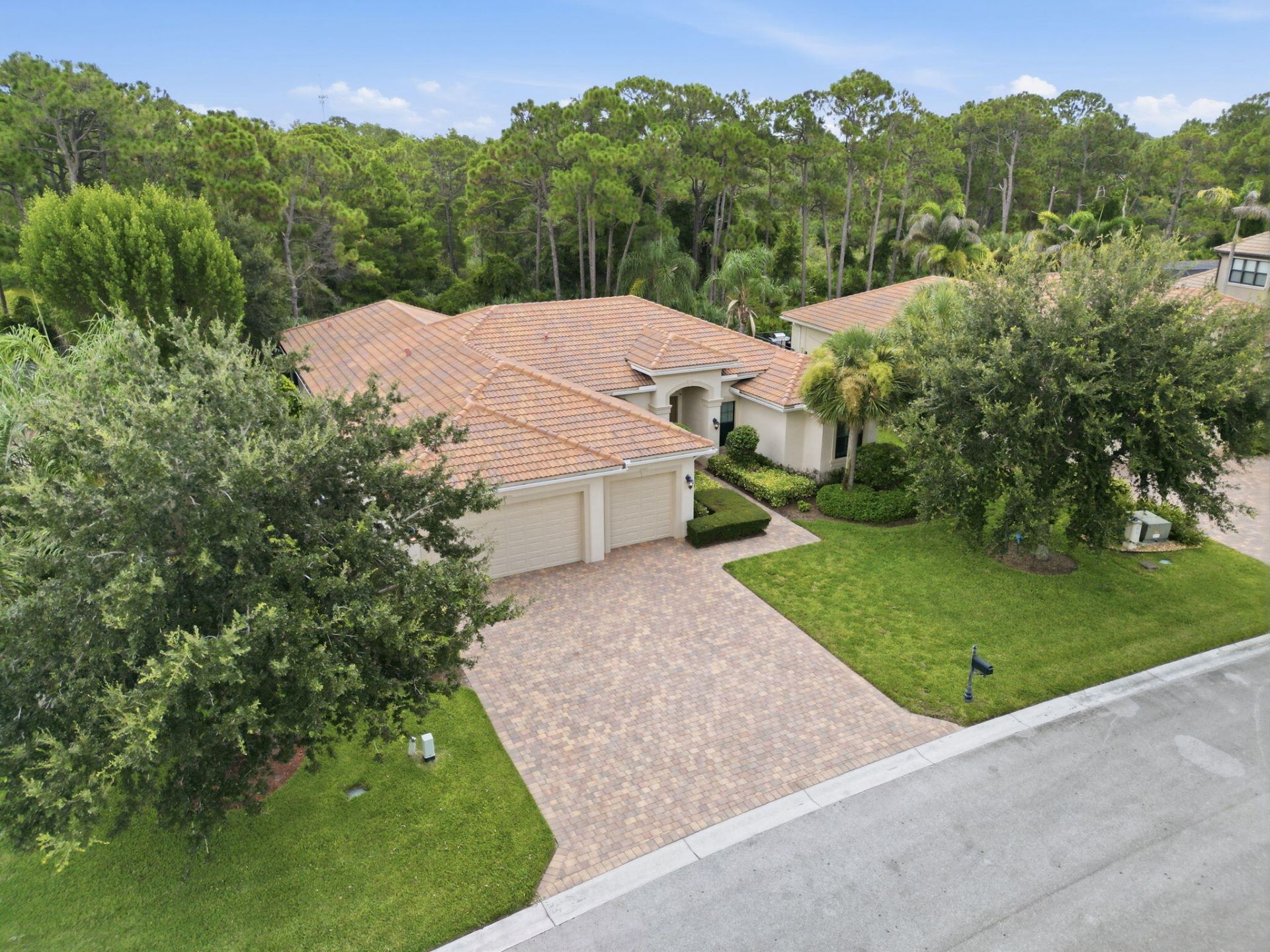 2553 NW Crystal Lake Drive Nw, Jensen Beach, FL 34957 Photo