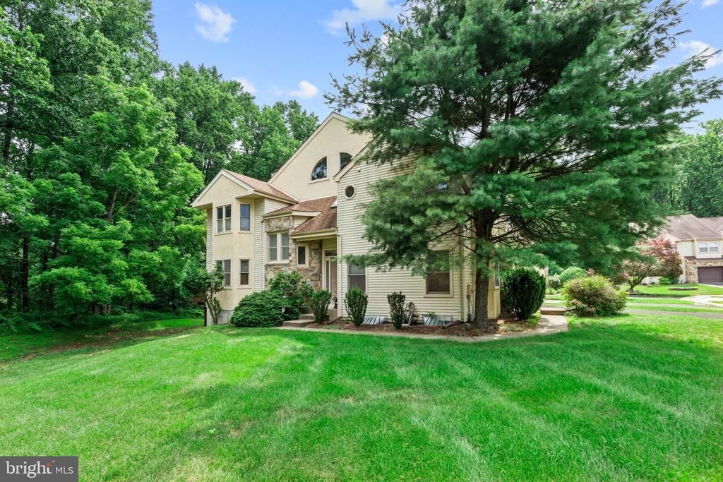 256 SYCAMORE CIRCLE , FEASTERVILLE TREVOSE, PA 19053