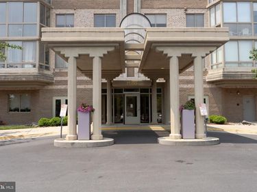 19355 CYPRESS RIDGE TERRACE, Unit 905, LEESBURG, VA 20176