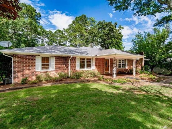 7194 Reinhardt College Parkway , Waleska, GA 30183