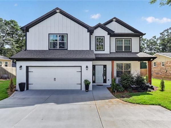 208 Shields Street , Winder, GA 30680