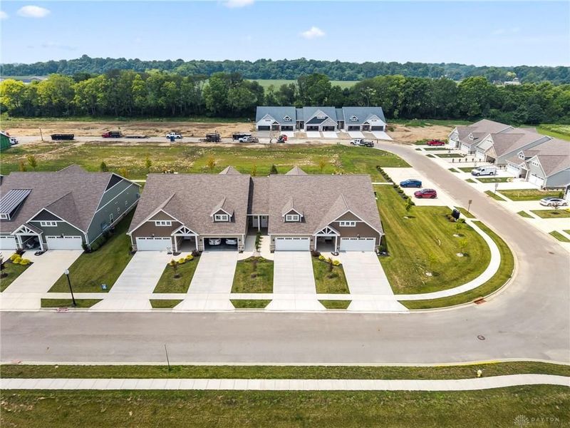 819 Brookwood Circle, Tipp City, OH 45371 Photo 3