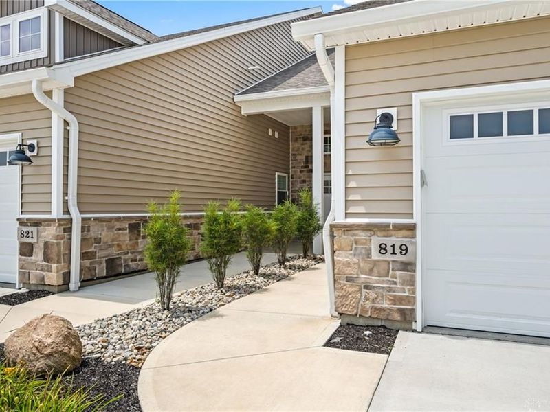 819 Brookwood Circle, Tipp City, OH 45371 Photo 7