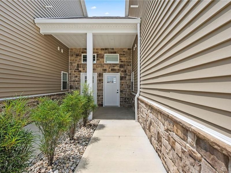 819 Brookwood Circle, Tipp City, OH 45371 Photo 8
