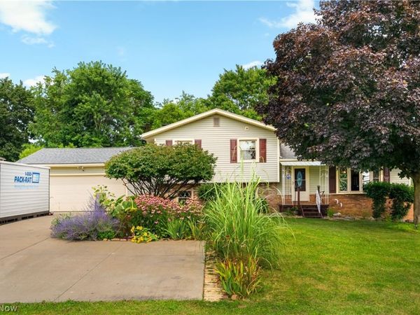 1977 Massillon Road, Akron, OH 44312