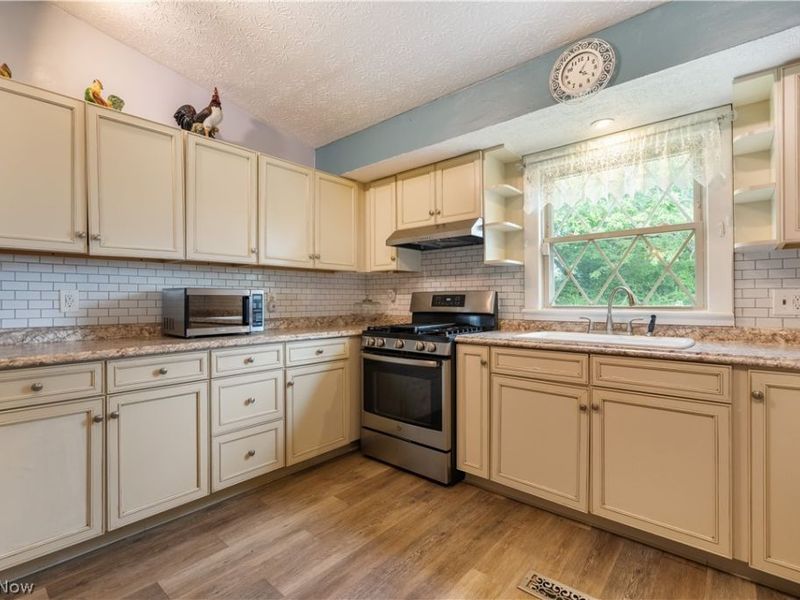 1977 Massillon Road, Akron, OH 44312 Photo 7