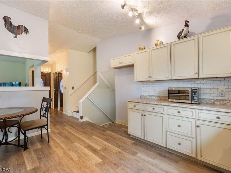 1977 Massillon Road, Akron, OH 44312 Photo 9