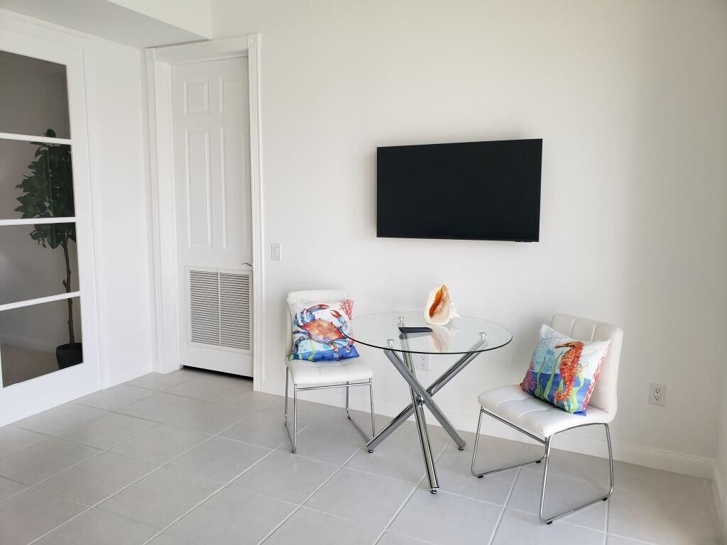 10 Harbour Isle Drive E, Unit 204, Fort Pierce, FL 34949 Photo