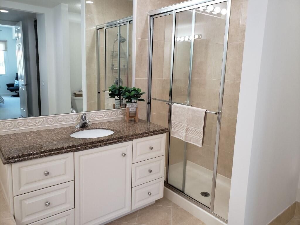 10 Harbour Isle Drive E, Unit 204, Fort Pierce, FL 34949 Photo