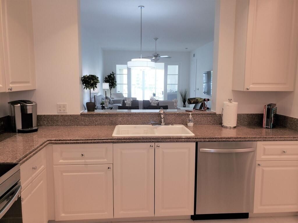 10 Harbour Isle Drive E, Unit 204, Fort Pierce, FL 34949 Photo