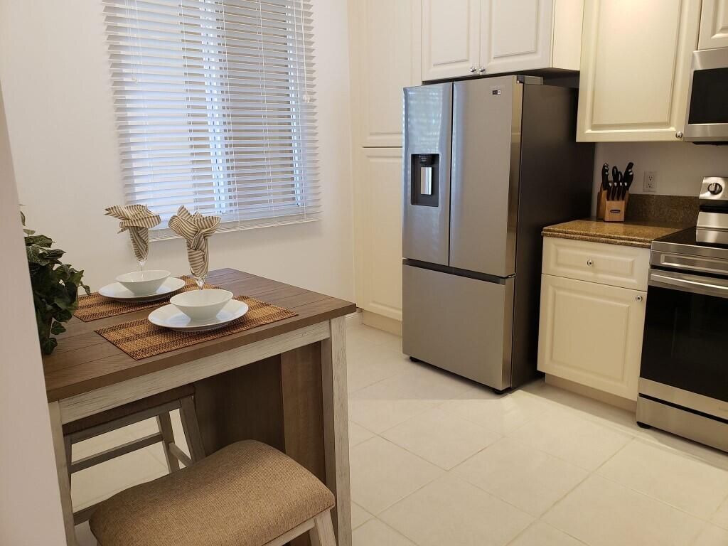 10 Harbour Isle Drive E, Unit 204, Fort Pierce, FL 34949 Photo