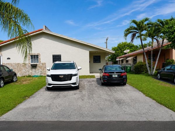 1115 NE 1st Court, Unit B, Hallandale Beach, FL 33009