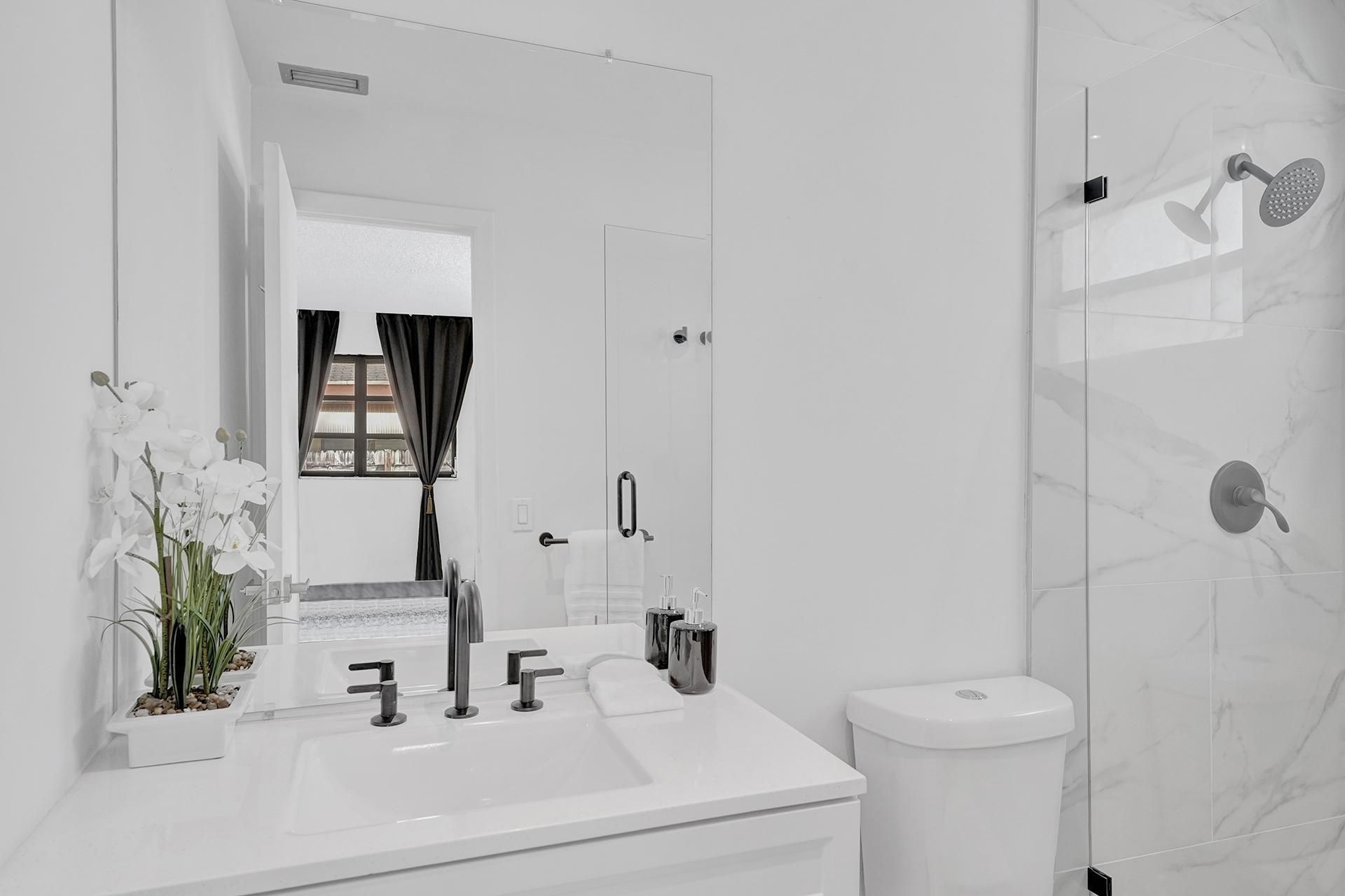 1115 NE 1st Court, Unit B, Hallandale Beach, FL 33009 Photo