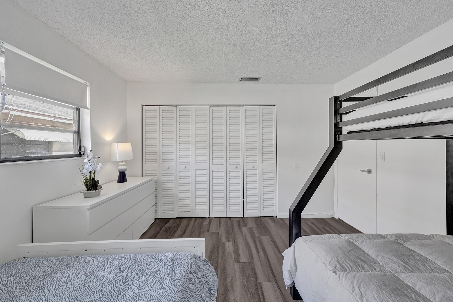 1115 NE 1st Court, Unit B, Hallandale Beach, FL 33009 Photo