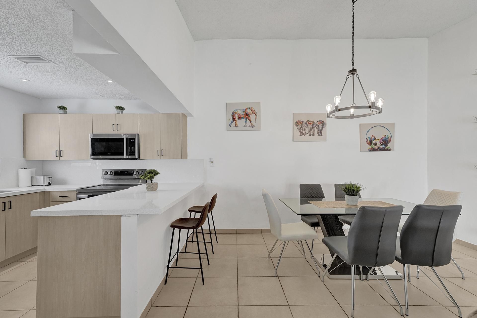 1115 NE 1st Court, Unit B, Hallandale Beach, FL 33009 Photo
