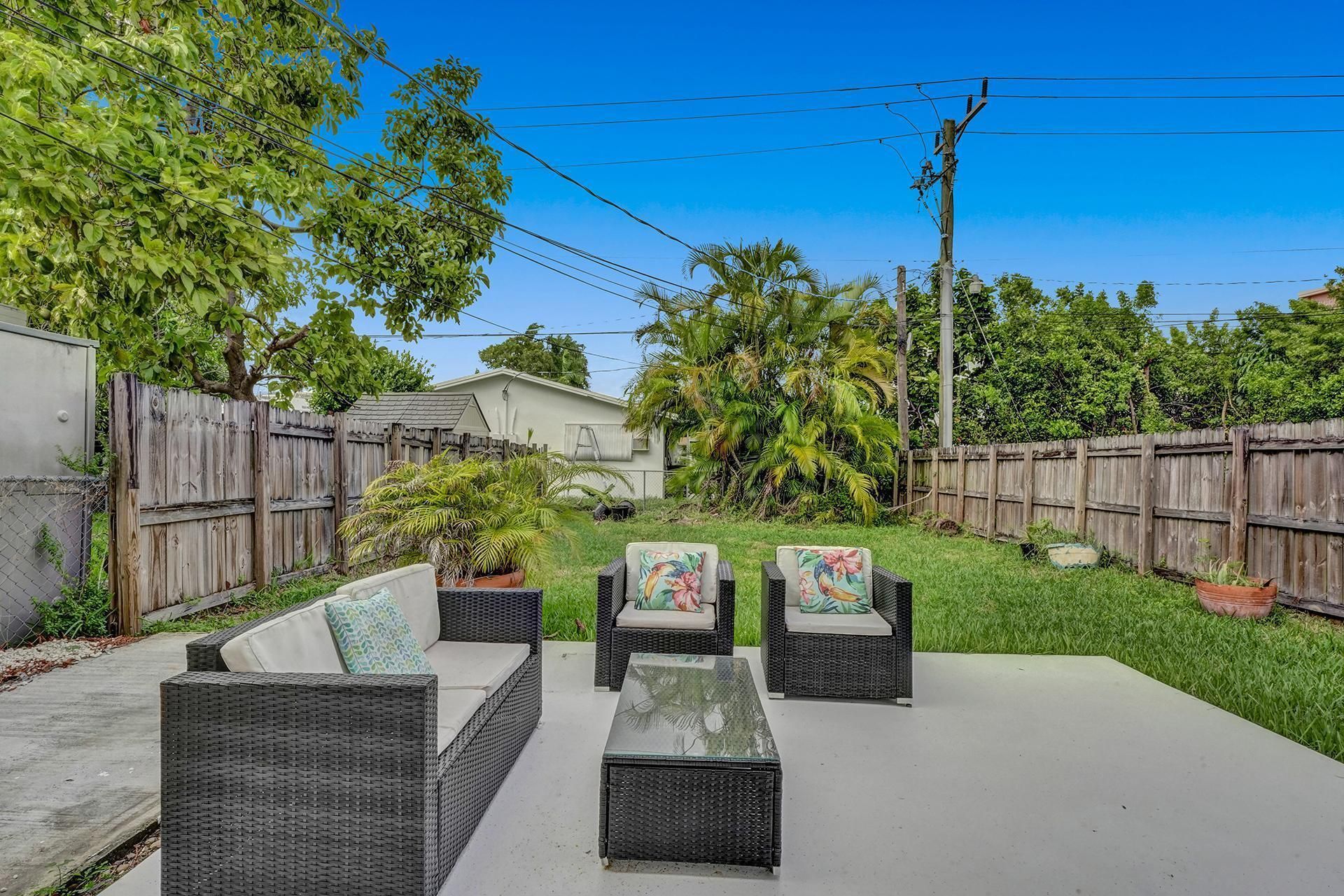 1115 NE 1st Court, Unit B, Hallandale Beach, FL 33009 Photo