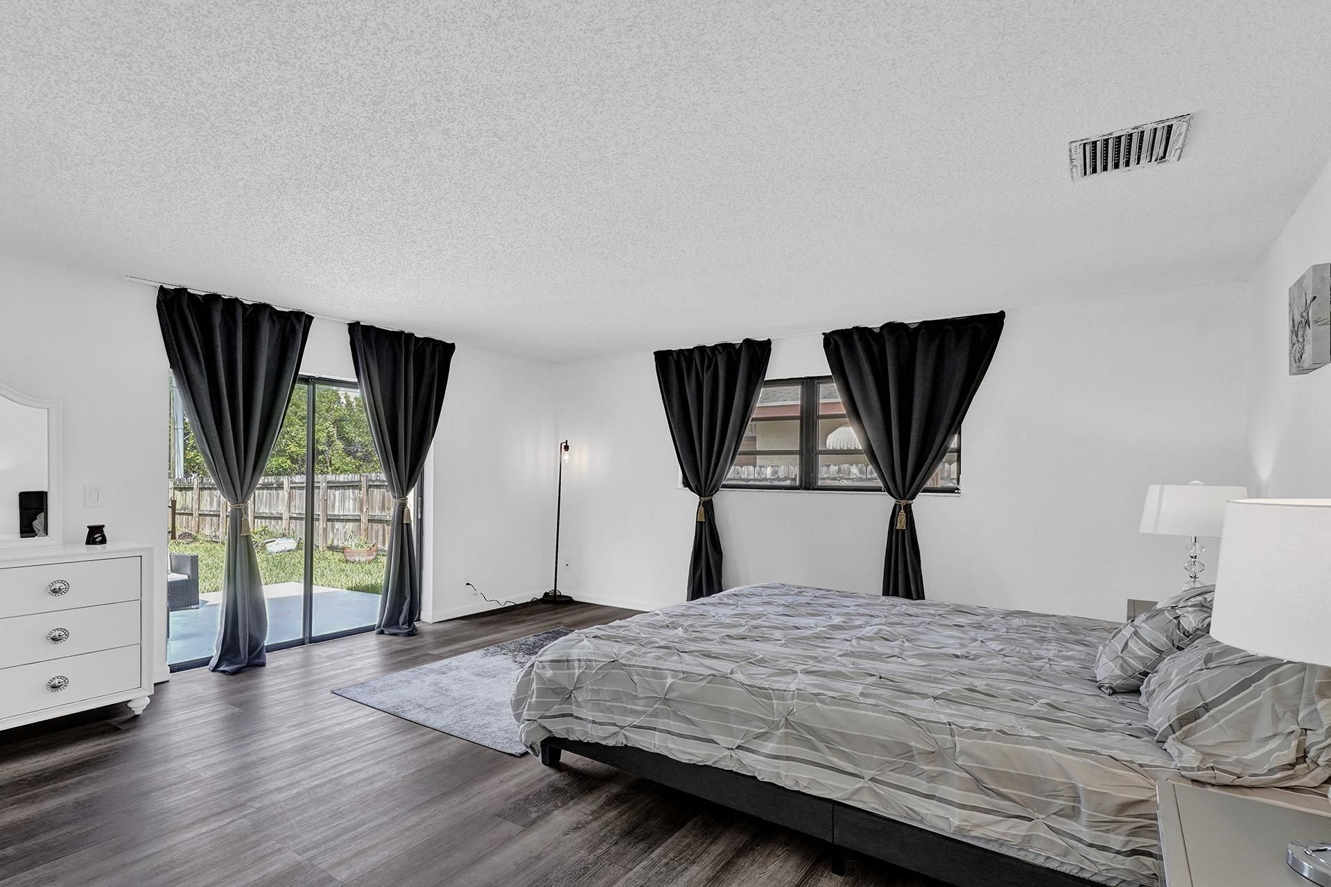 1115 NE 1st Court, Unit B, Hallandale Beach, FL 33009 Photo