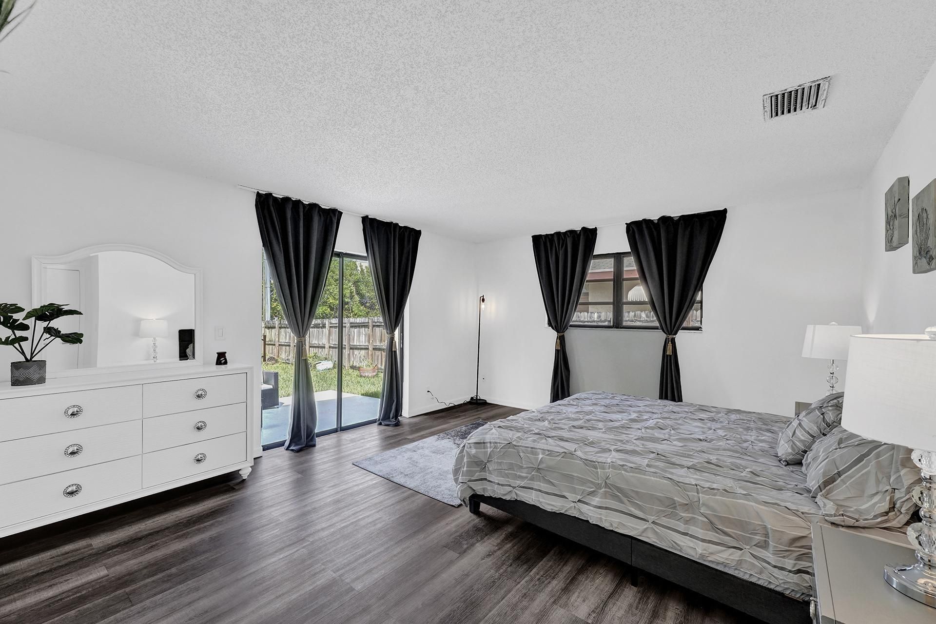 1115 NE 1st Court, Unit B, Hallandale Beach, FL 33009 Photo