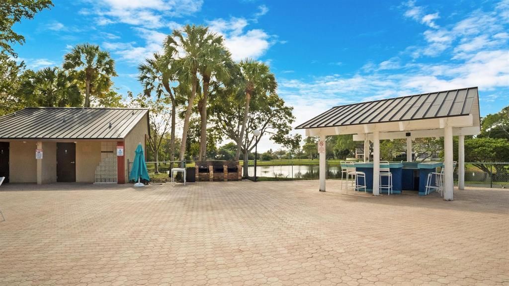 2202 S Cypress Bend Drive, Unit 801, Pompano Beach, FL 33069 Photo