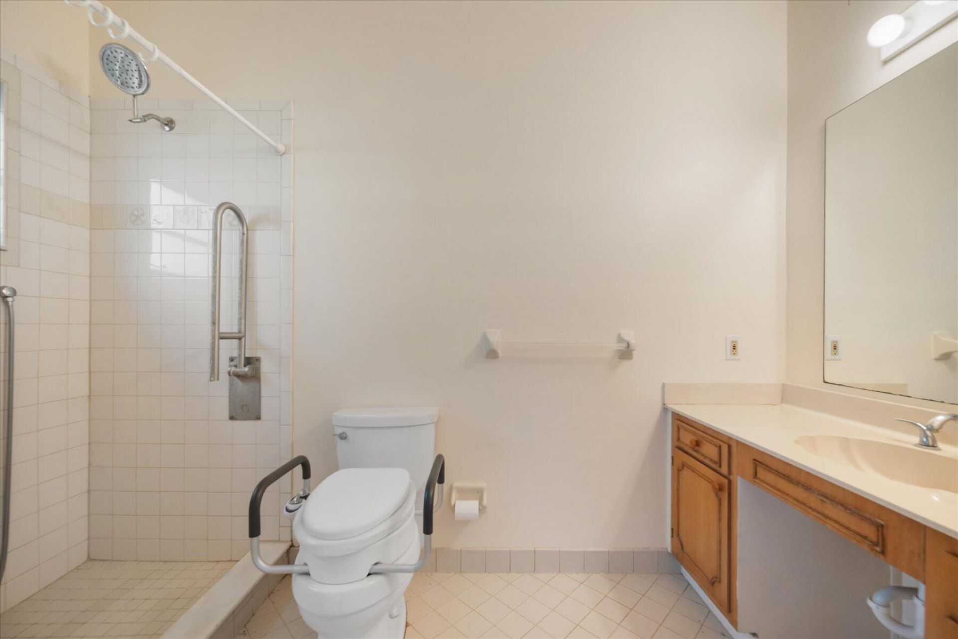 24 N Via Lucindia, Sewalls Point, FL 34996 Photo