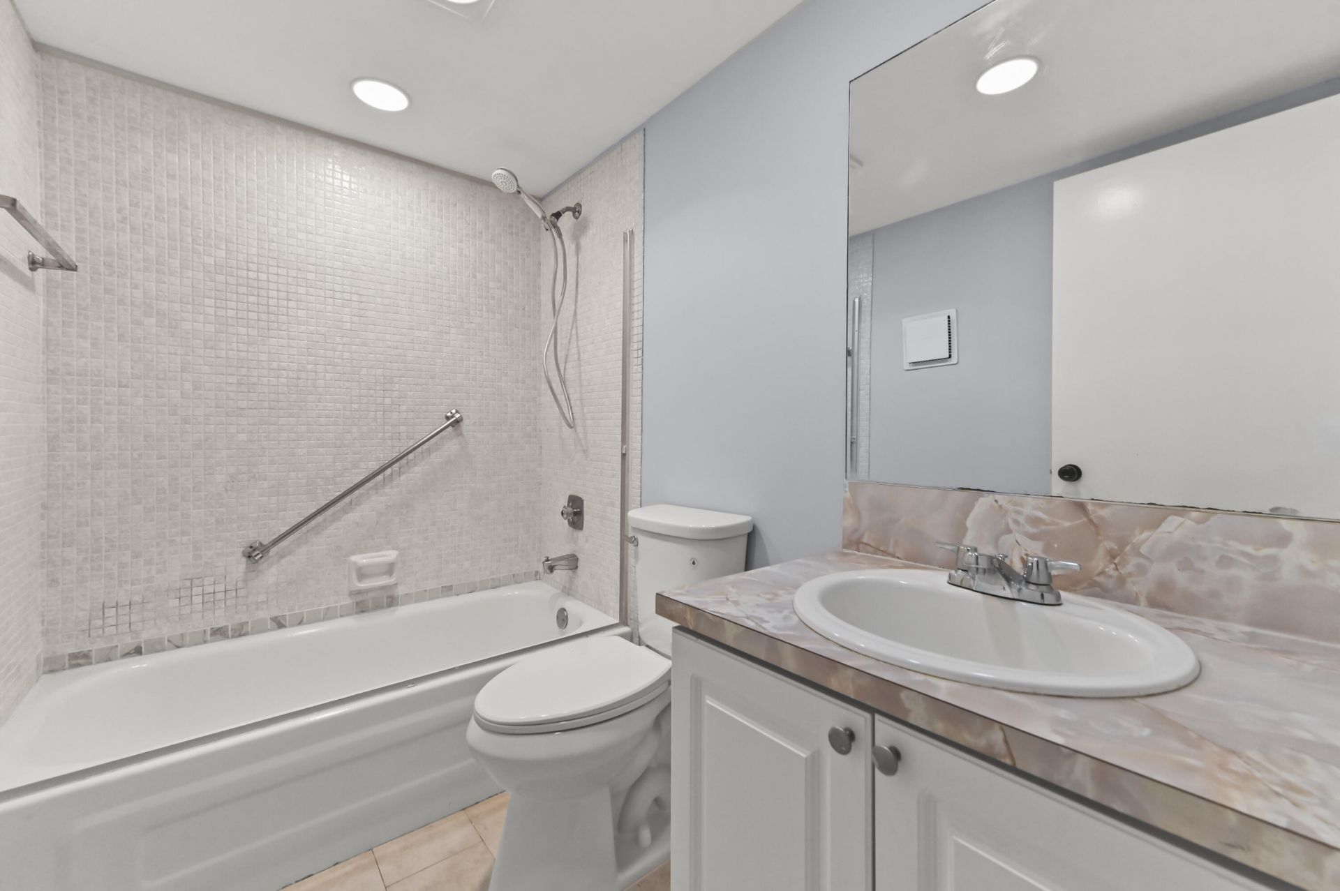 548 Capri L, Delray Beach, FL 33484 Photo
