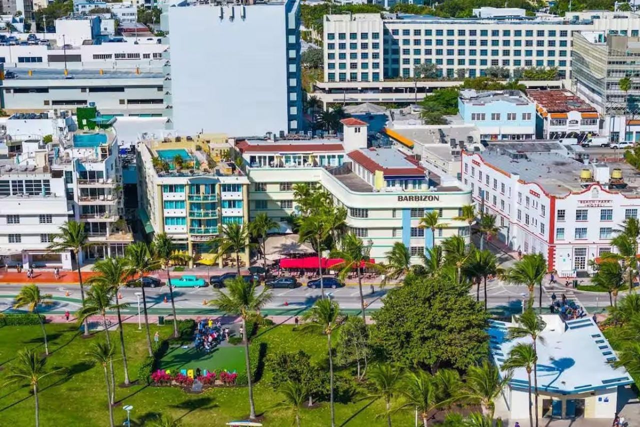 530 Ocean Drive, Miami Beach, FL 33139 Photo