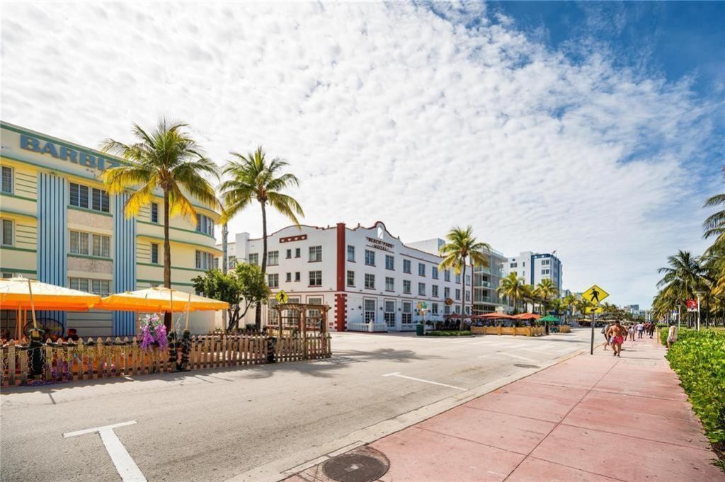 530 Ocean Drive, Miami Beach, FL 33139 Photo