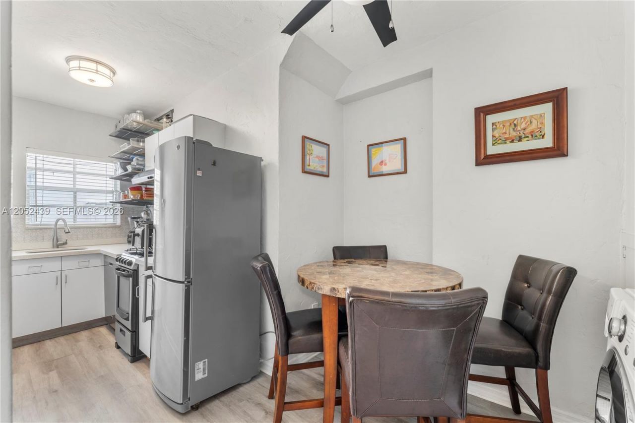 819 Meridian Ave, Unit 5, Miami Beach, FL 33139 Photo