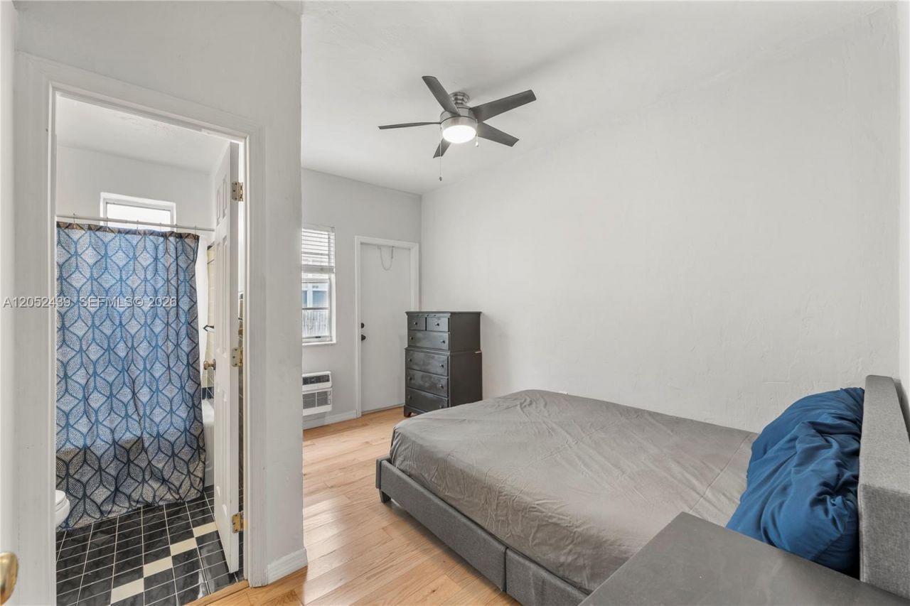 819 Meridian Ave, Unit 5, Miami Beach, FL 33139 Photo