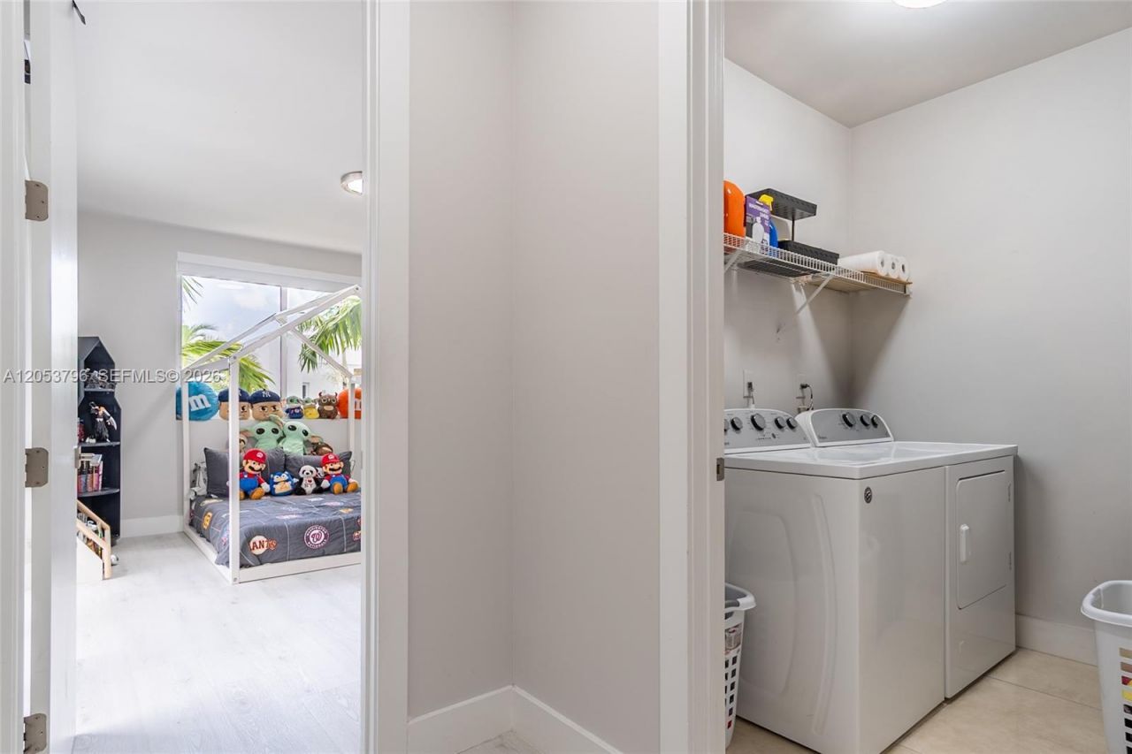 10043 NW 75th Ter, Doral, FL 33178 Photo