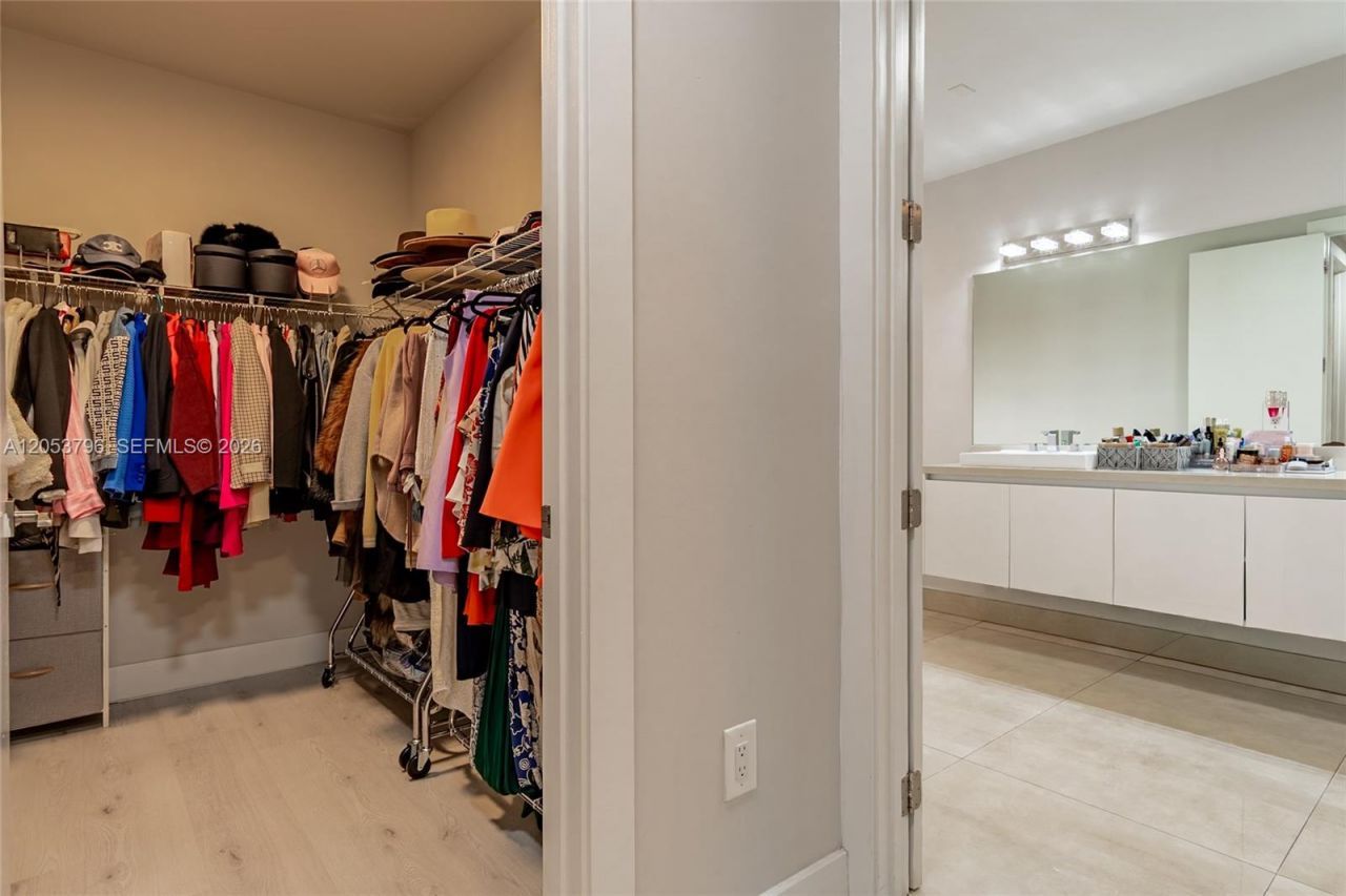 10043 NW 75th Ter, Doral, FL 33178 Photo