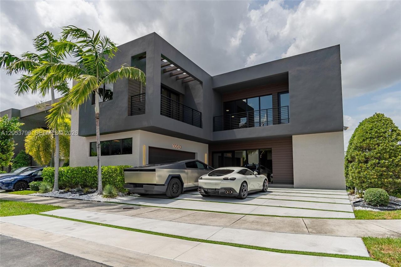 10043 NW 75th Ter, Doral, FL 33178 Photo