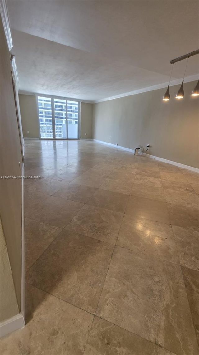 5825 Collins Ave , Unit 9C, Miami Beach, FL 33140 Photo