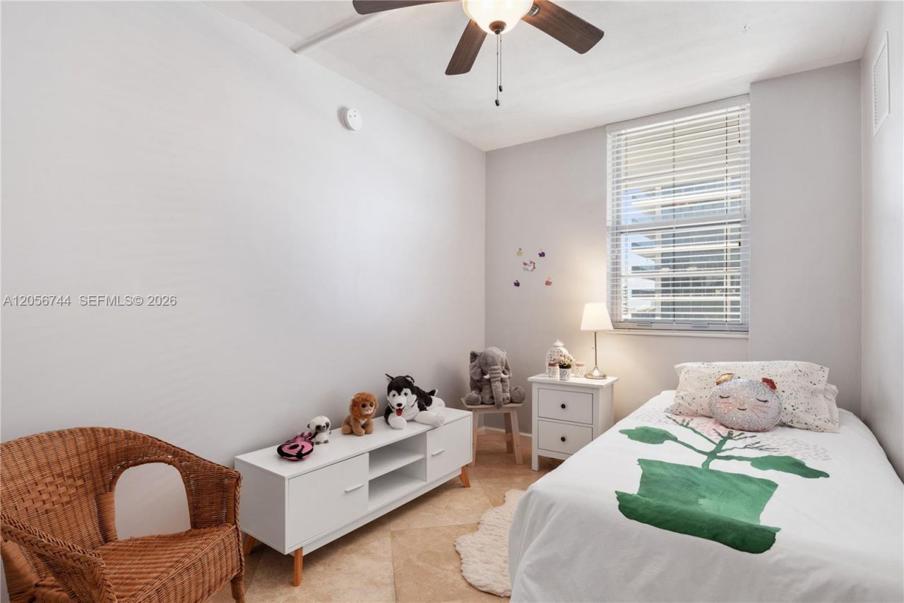 5825 Collins Ave , Unit 9C, Miami Beach, FL 33140 Photo