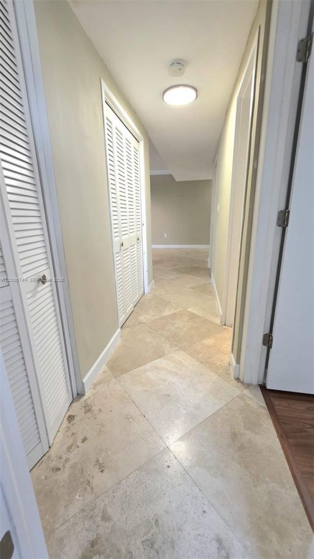 5825 Collins Ave , Unit 9C, Miami Beach, FL 33140 Photo