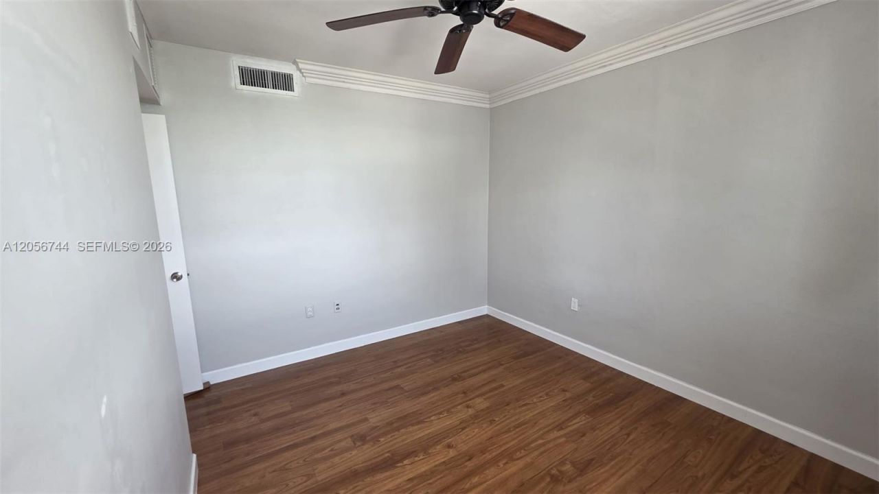 5825 Collins Ave , Unit 9C, Miami Beach, FL 33140 Photo
