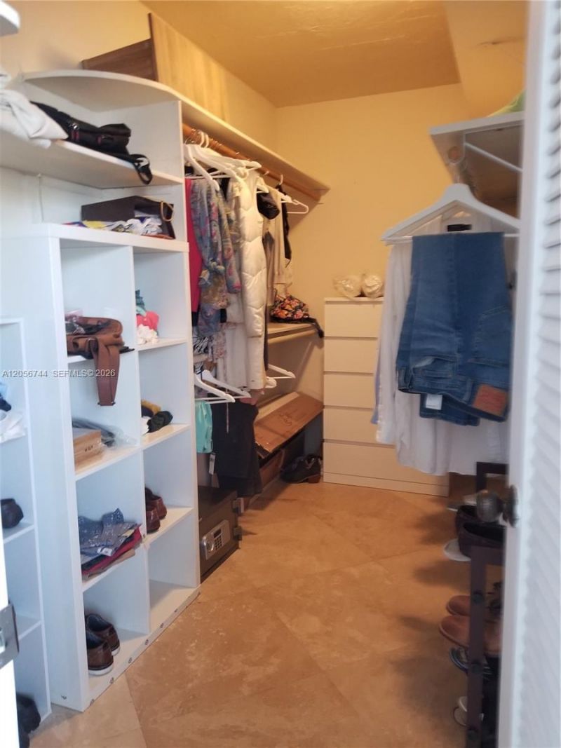 5825 Collins Ave , Unit 9C, Miami Beach, FL 33140 Photo