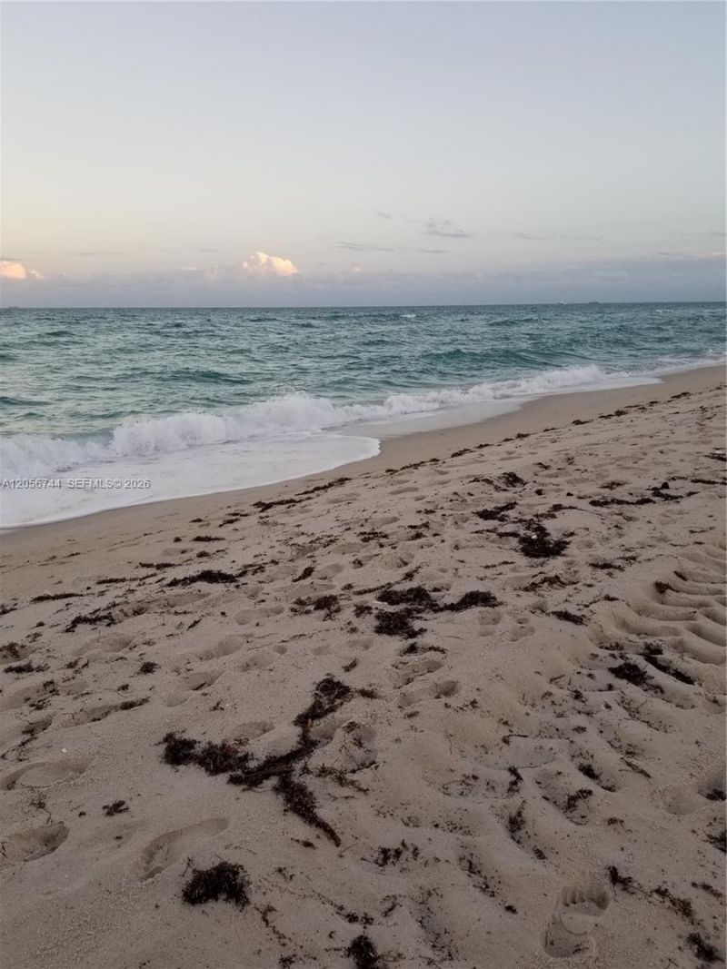 5825 Collins Ave , Unit 9C, Miami Beach, FL 33140 Photo