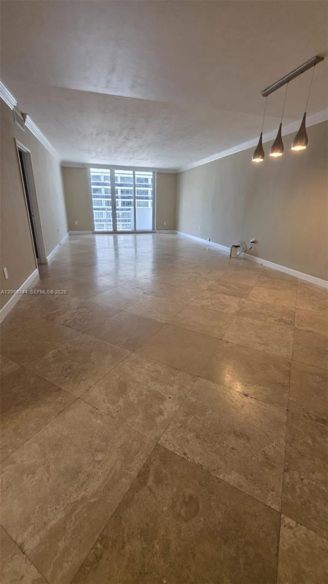 5825 Collins Ave , Unit 9C, Miami Beach, FL 33140 Photo