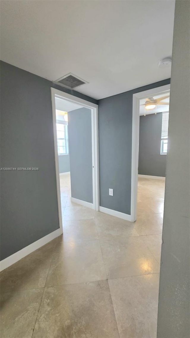 5825 Collins Ave , Unit 9C, Miami Beach, FL 33140 Photo