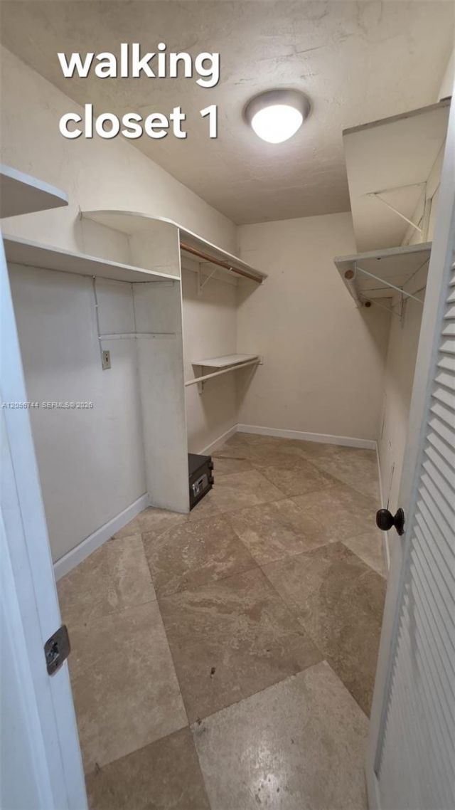 5825 Collins Ave , Unit 9C, Miami Beach, FL 33140 Photo